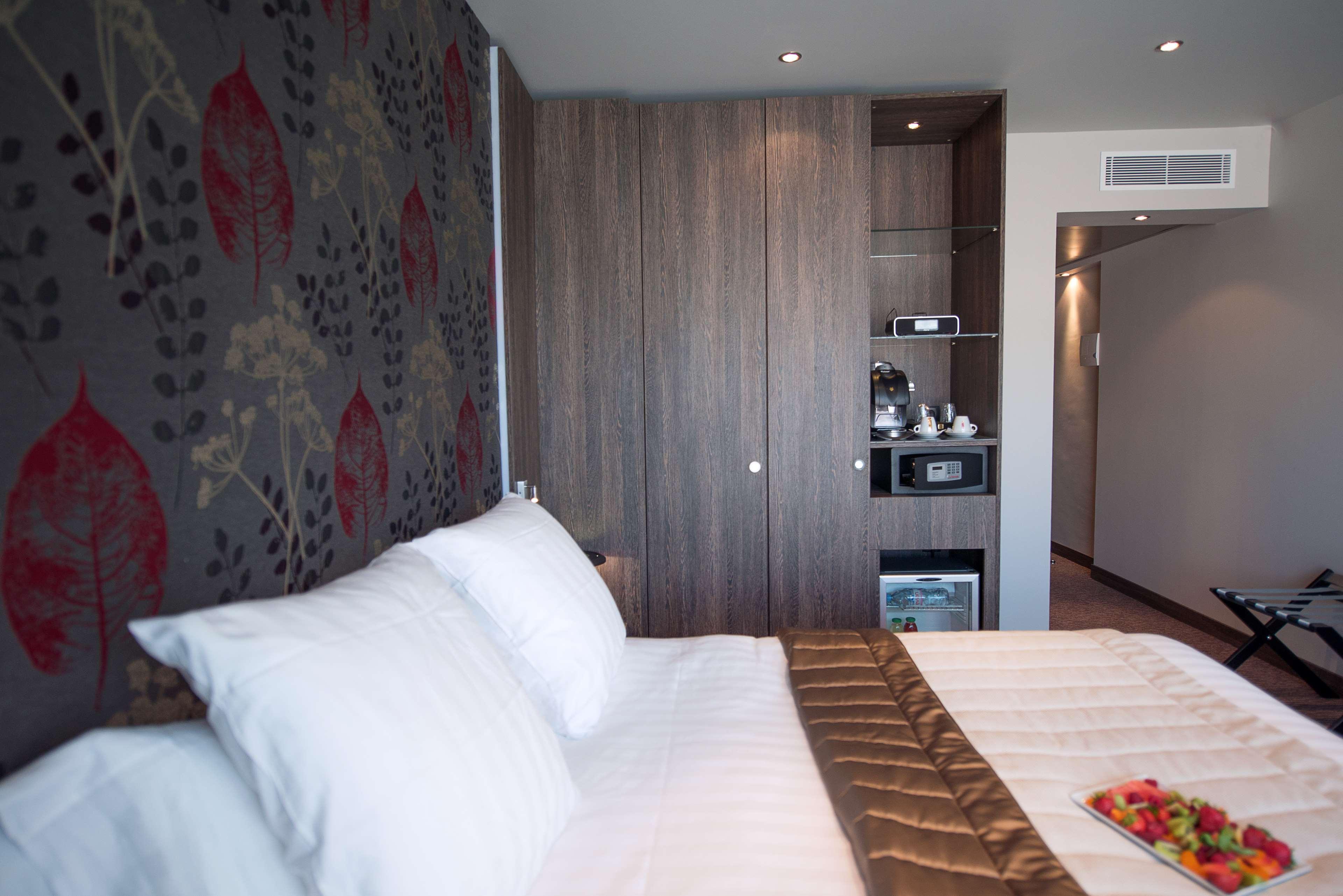 Best Western Premier Le Patio Des Artistes Wellness Jacuzzi Cannes Buitenkant foto