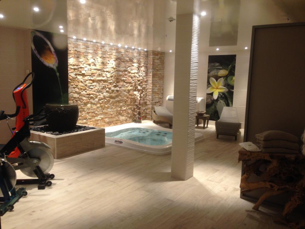 Best Western Premier Le Patio Des Artistes Wellness Jacuzzi Cannes Buitenkant foto